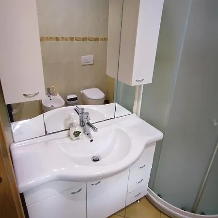 Wine & Olive Oil Mofardin * Koper