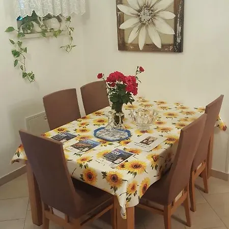 Wine & Olive Oil Mofardin Appartement *