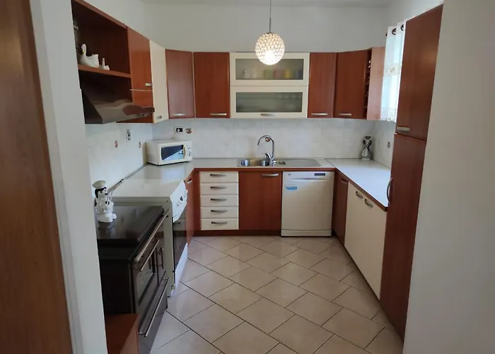 Wine & Olive Oil Mofardin