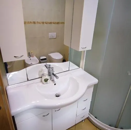 Wine & Olive Oil Mofardin * Koper